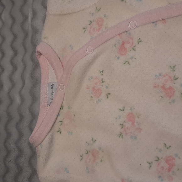 Baby girl footed sleeper. Sleep and play - Picture 3 of 9